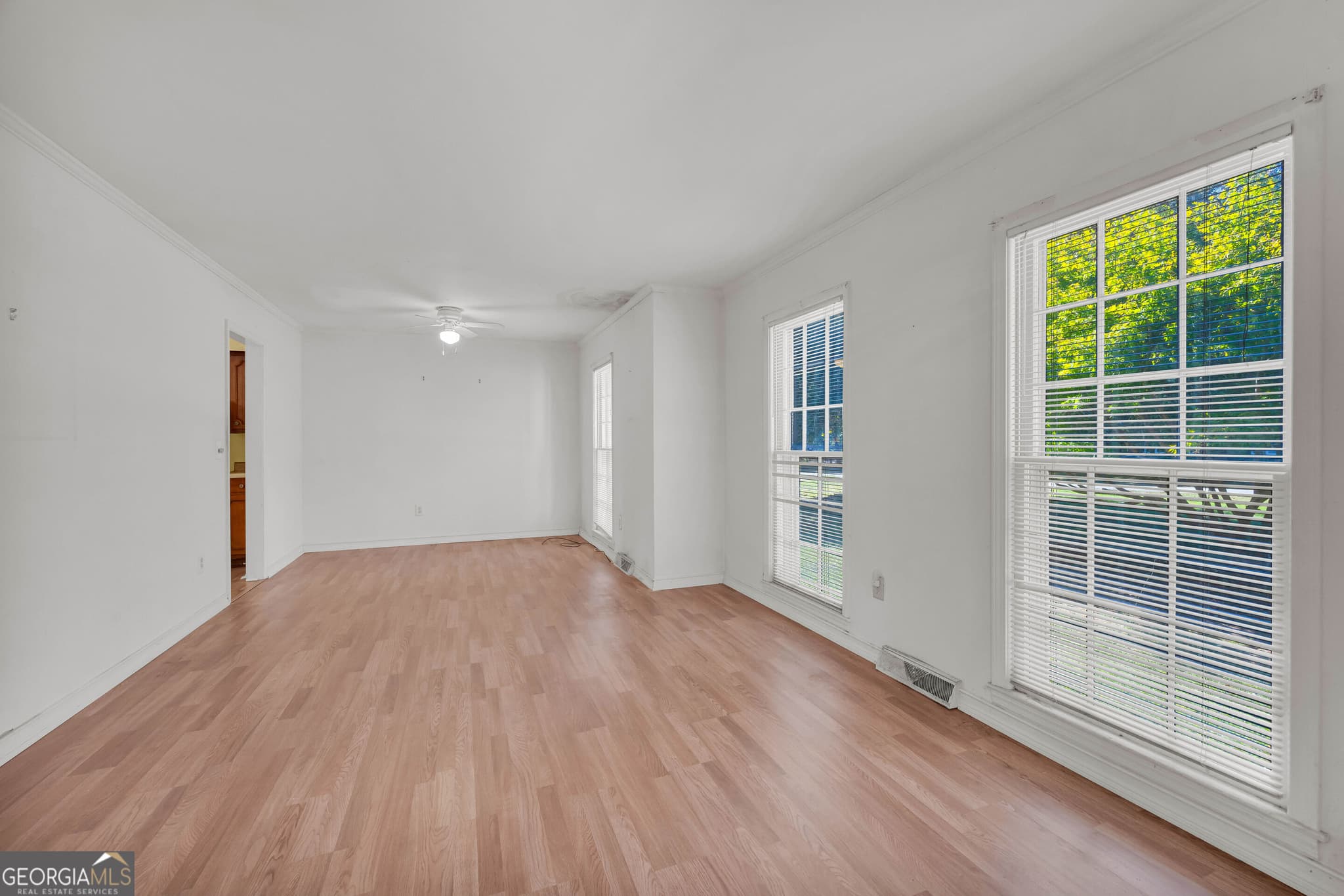 3 bedroom, 2 bathroom, 2,119 sq ft single family residence for sale at 123 Gilmer Street, Lavonia, GA 30553 — photo 7