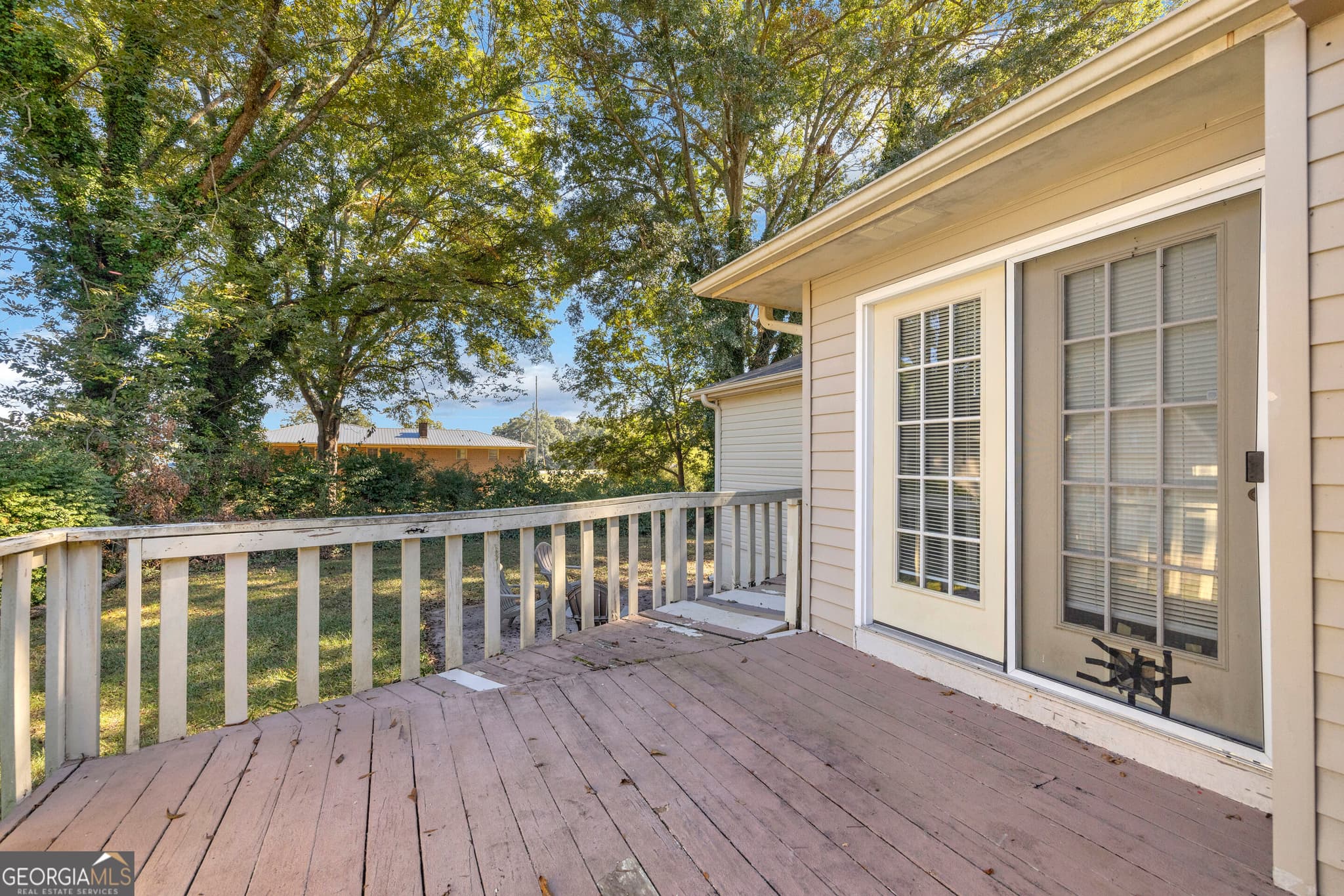 3 bedroom, 2 bathroom, 2,119 sq ft single family residence for sale at 123 Gilmer Street, Lavonia, GA 30553 — photo 3