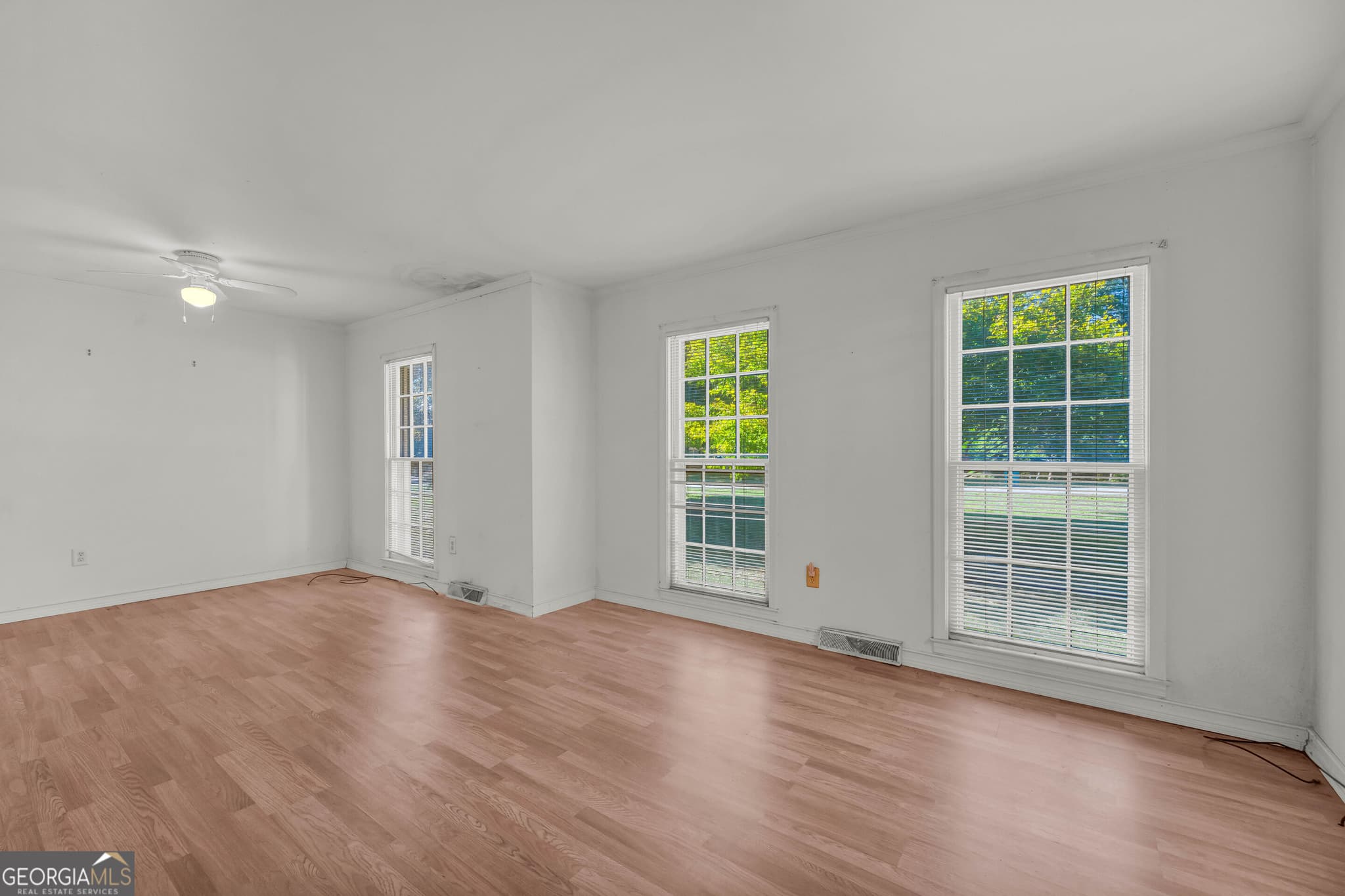 3 bedroom, 2 bathroom, 2,119 sq ft single family residence for sale at 123 Gilmer Street, Lavonia, GA 30553 — photo 8