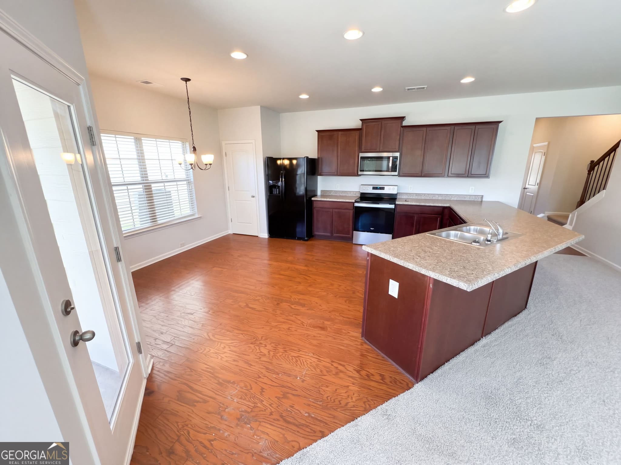 4 bedroom, 1.5 bathroom, 1,897 sq ft single family residence for sale at 35 Samuel Way, Cartersville, GA 30121 — photo 2