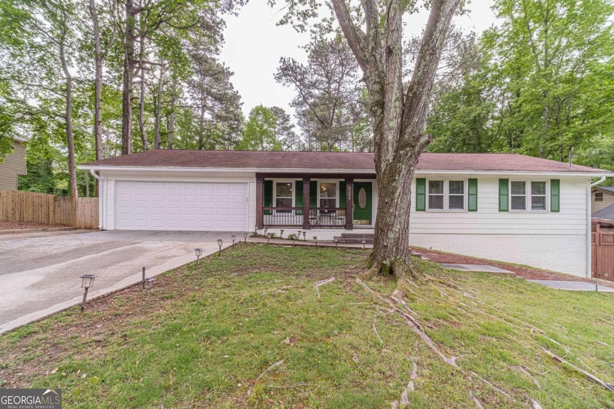 5 bedroom, 3 bathroom, 1,720 sq ft single family residence sold at 4100 Springlake Circle, Buford, GA 30519