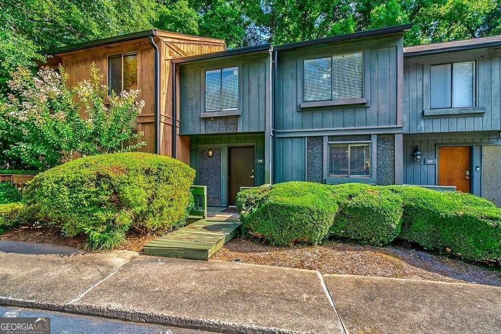 4 bedroom, 2.5 bathroom townhouse for rent at 108 Fernbanks Court, Athens, GA 30605 for $1,700 a month — photo 1 of 27