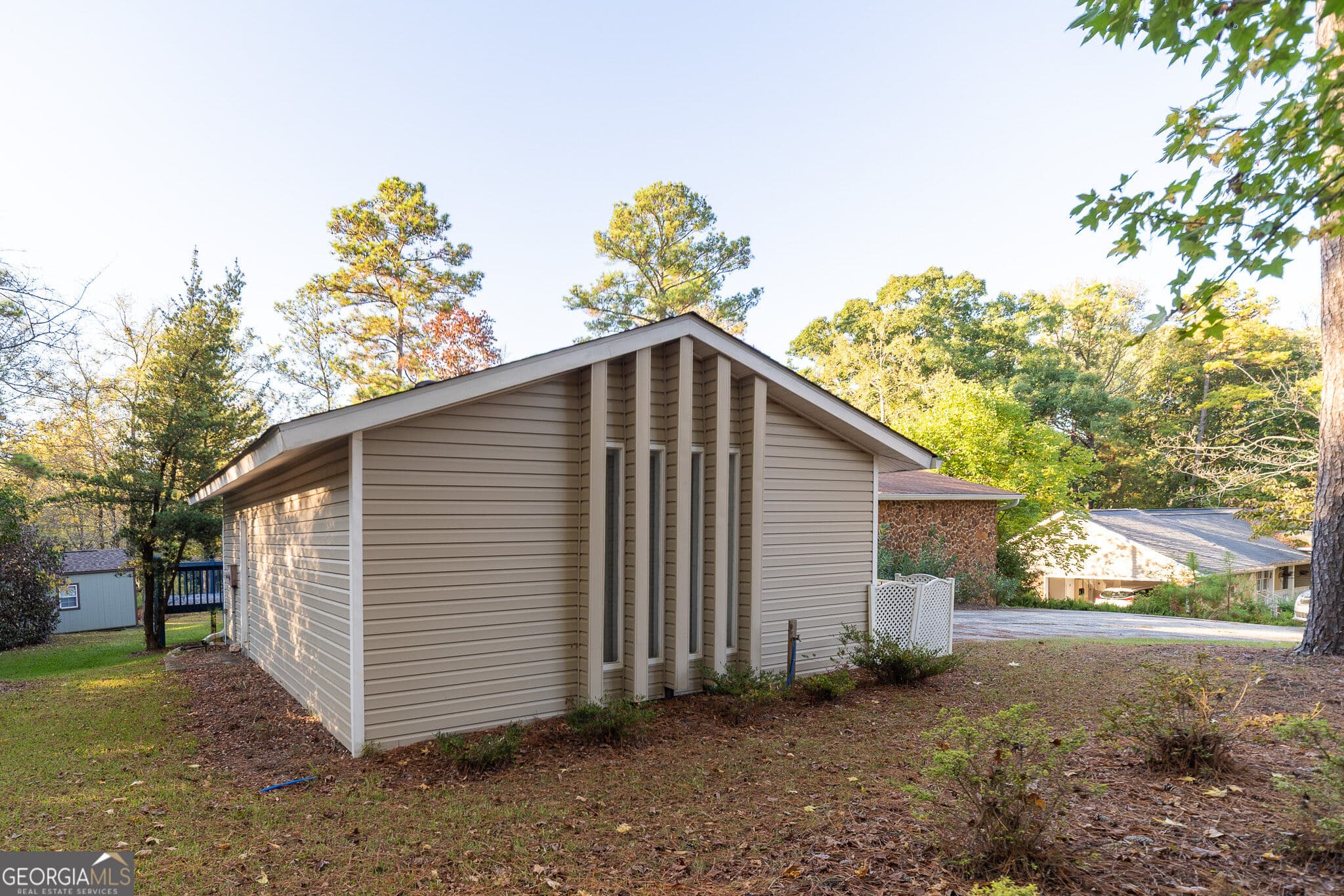 3 bedroom, 2 bathroom, 2,340 sq ft single family residence for sale at 340 River North Boulevard, Macon, GA 31211 — photo 3