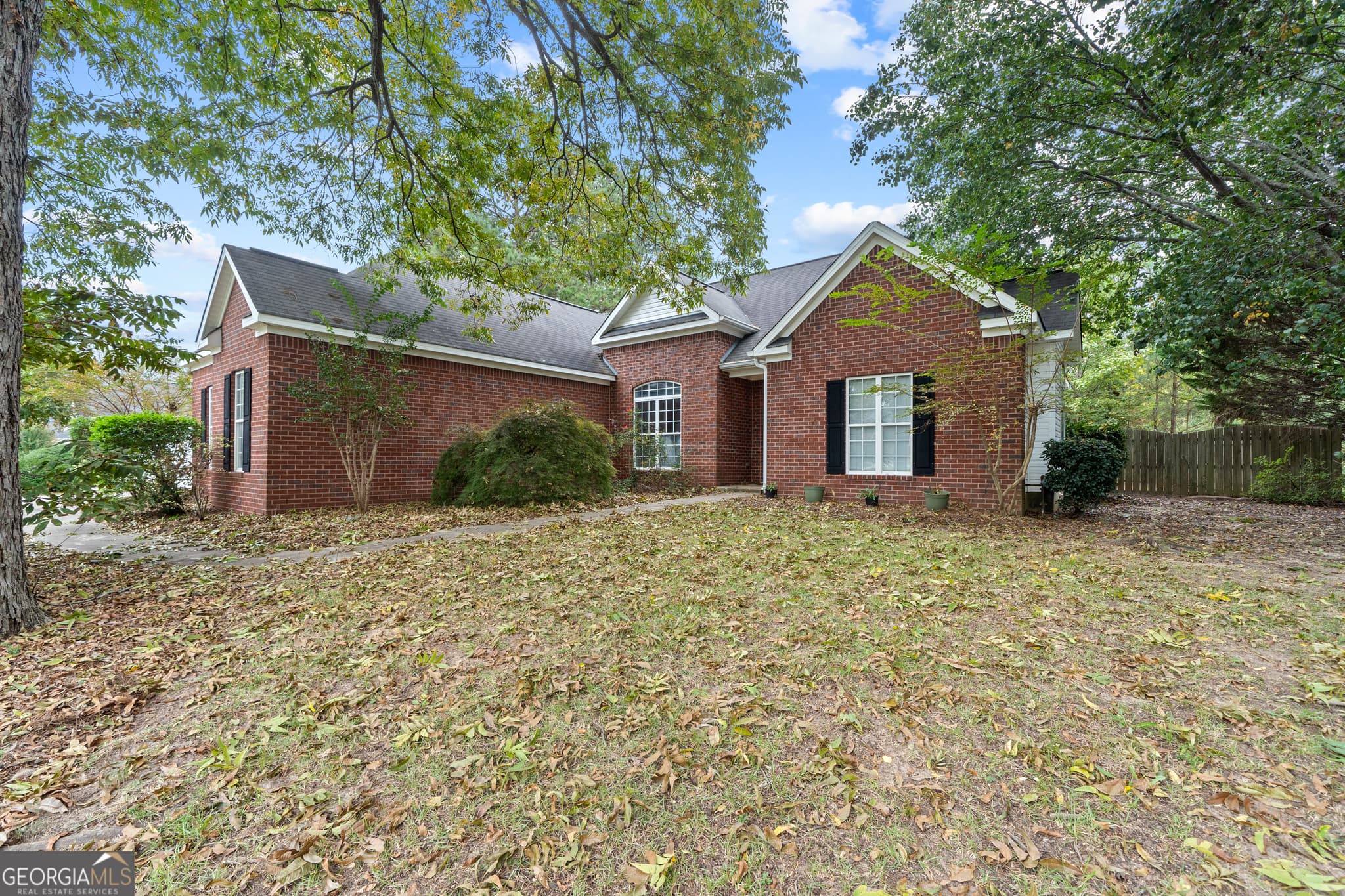 3 bedroom, 2 bathroom, 1,607 sq ft single family residence for sale at 1119 Alma Drive, Macon, GA 31216 — photo 2