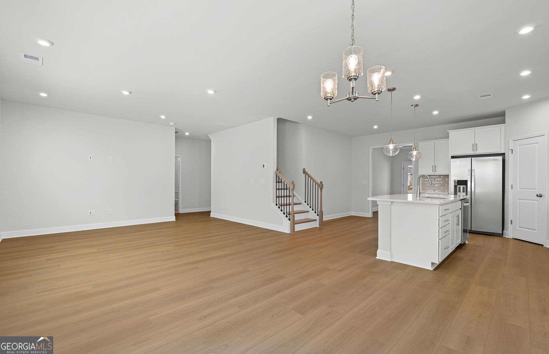 5 bedroom, 3 bathroom, 2,622 sq ft single family residence for sale at 813 Oleander Court, Mcdonough, GA 30253 — photo 6