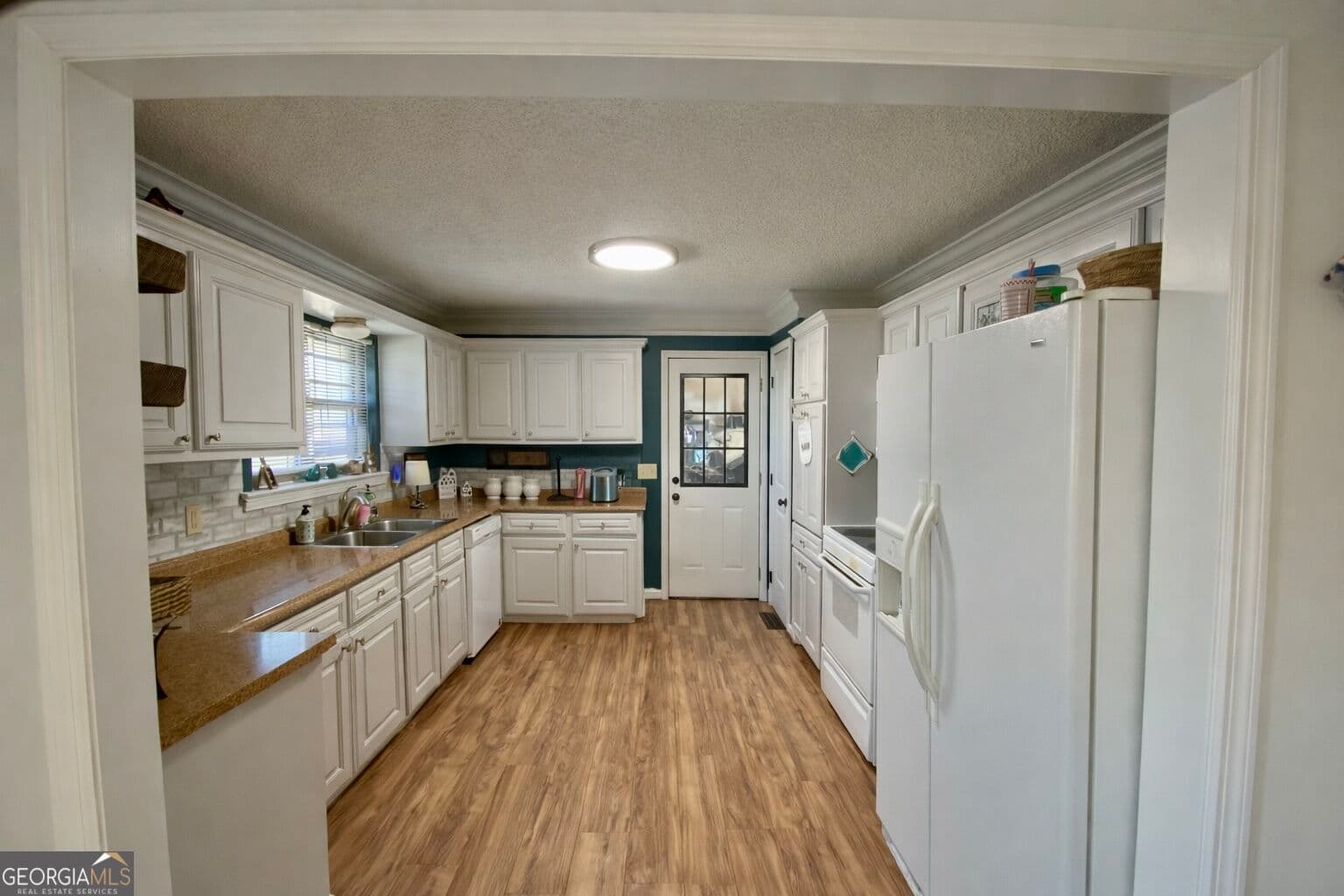 3 bedroom, 2.5 bathroom, 2,964 sq ft single family residence for sale at 6 Terry Street, Rossville, GA 30741 — photo 3