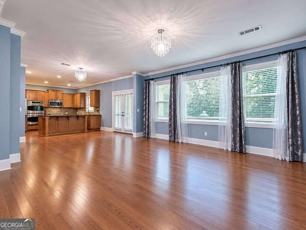 7 bedroom, 5 bathroom, 5,024 sq ft single family residence for rent at 5335 Chestnut Drive, Cumming, GA 30040 for $3,499 a month — photo 6