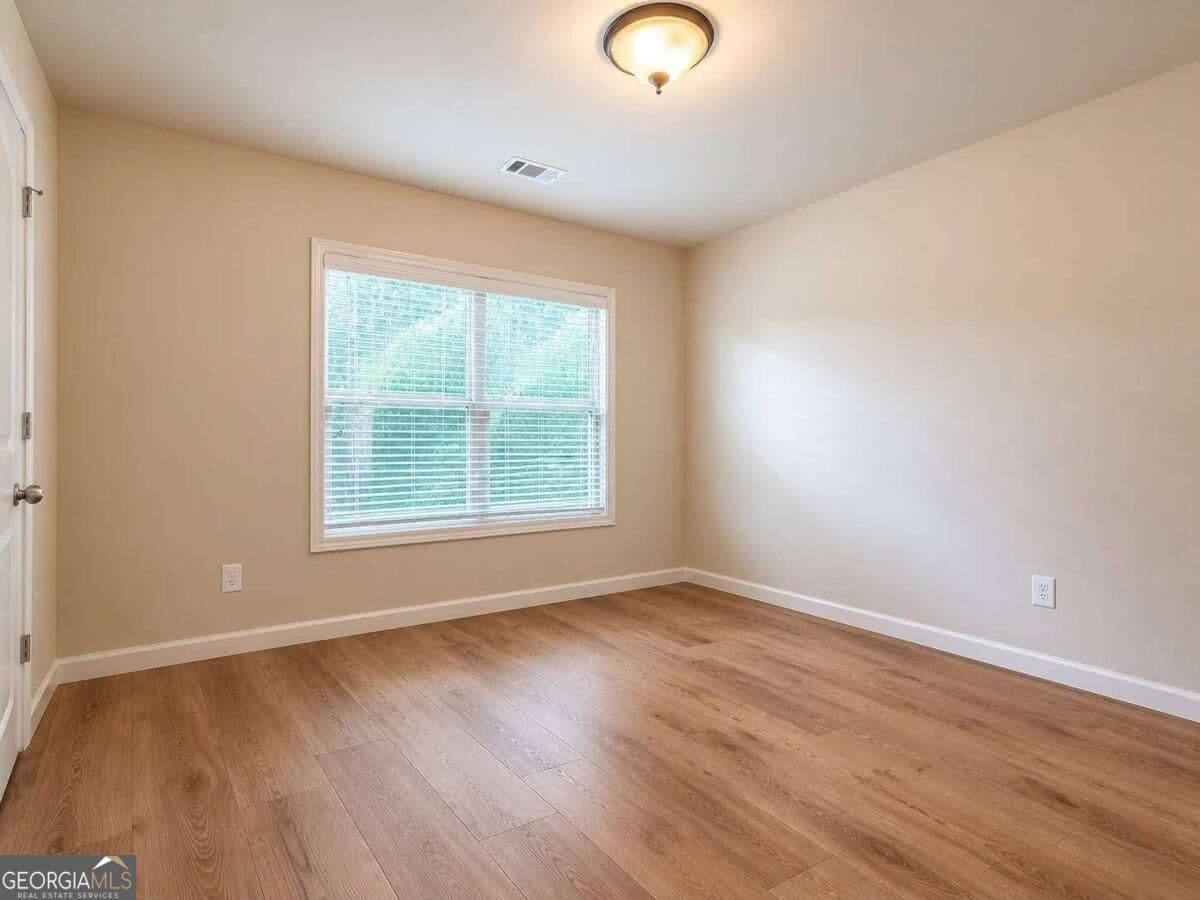7 bedroom, 5 bathroom, 5,024 sq ft single family residence for rent at 5335 Chestnut Drive, Cumming, GA 30040 for $3,499 a month — photo 10