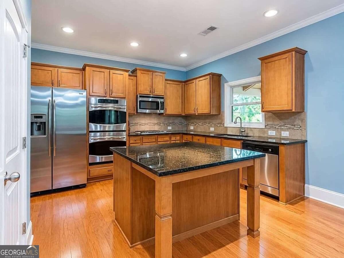 7 bedroom, 5 bathroom, 5,024 sq ft single family residence for rent at 5335 Chestnut Drive, Cumming, GA 30040 for $3,499 a month — photo 8