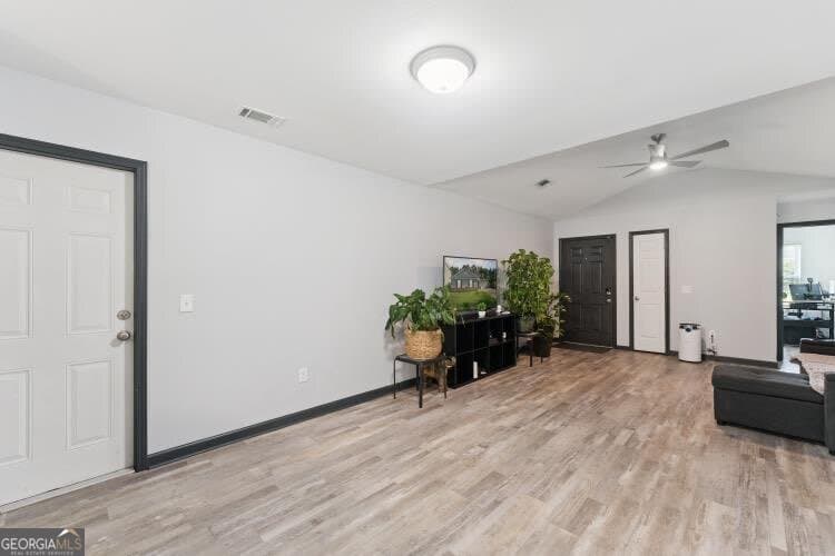 4 bedroom, 2 bathroom, 1,356 sq ft single family residence for sale at 28 Twin Oaks Place, Savannah, GA 31407 — photo 6