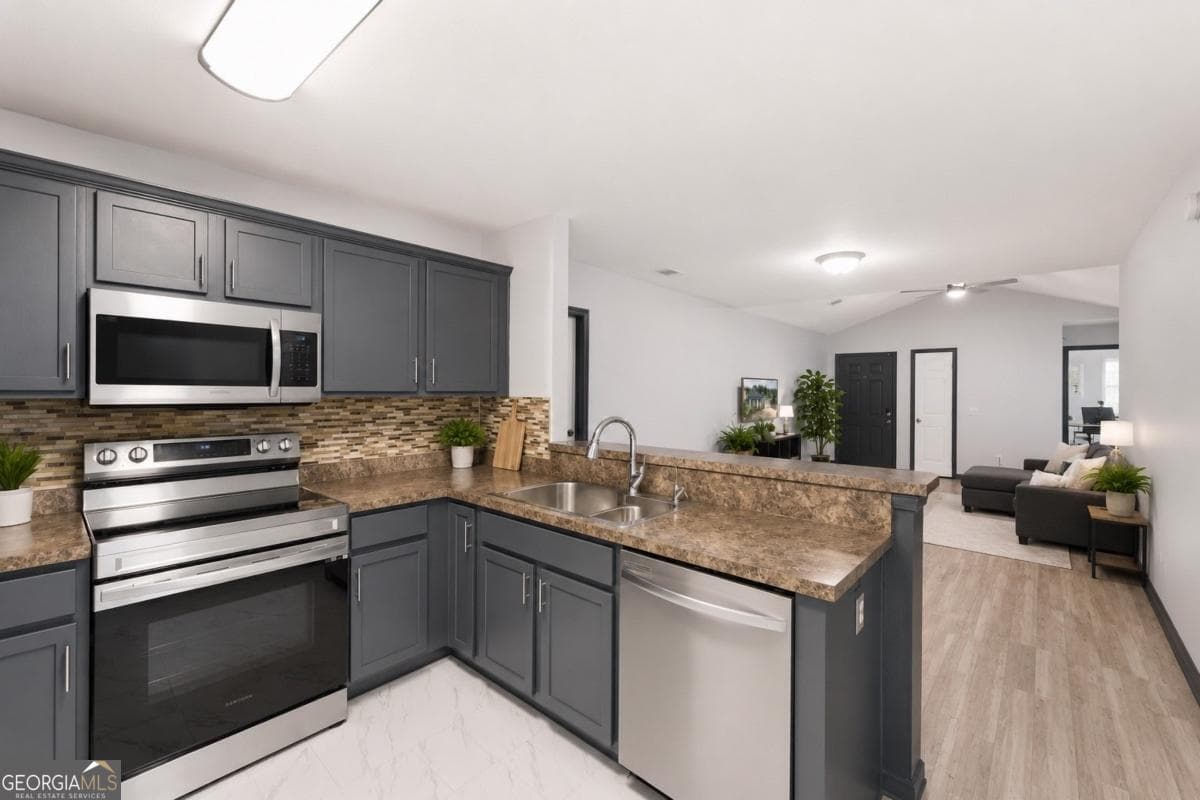 4 bedroom, 2 bathroom, 1,356 sq ft single family residence for sale at 28 Twin Oaks Place, Savannah, GA 31407 — photo 10