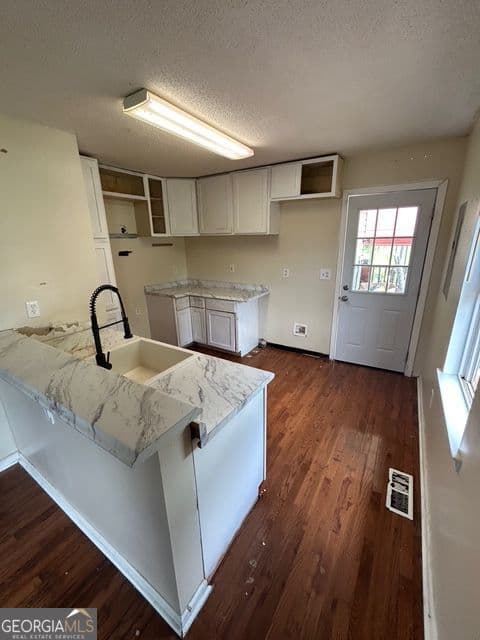 3 bedroom, 2 bathroom, 1,088 sq ft single family residence for sale at 213 Hardy Avenue, Rome, GA 30161 — photo 2