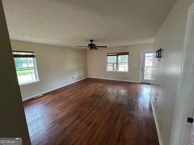 3 bedroom, 2 bathroom, 1,088 sq ft single family residence for sale at 213 Hardy Avenue, Rome, GA 30161 — photo 4