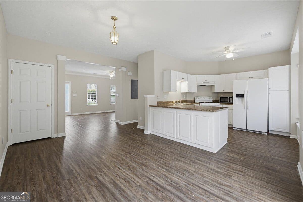 3 bedroom, 2.5 bathroom, 1,534 sq ft townhouse for rent at 26 Hampton Drive, Cartersville, GA 30121 for $1,495 a month — photo 9