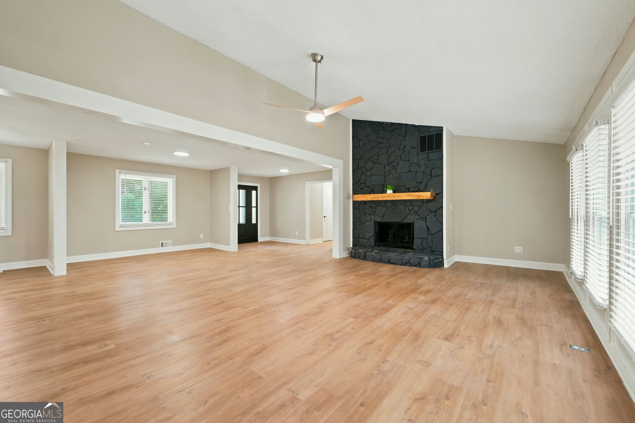 3 bedroom, 2 bathroom, 200 sq ft single family residence for sale at 8986 Mandarin Drive, Jonesboro, GA 30236 — photo 9