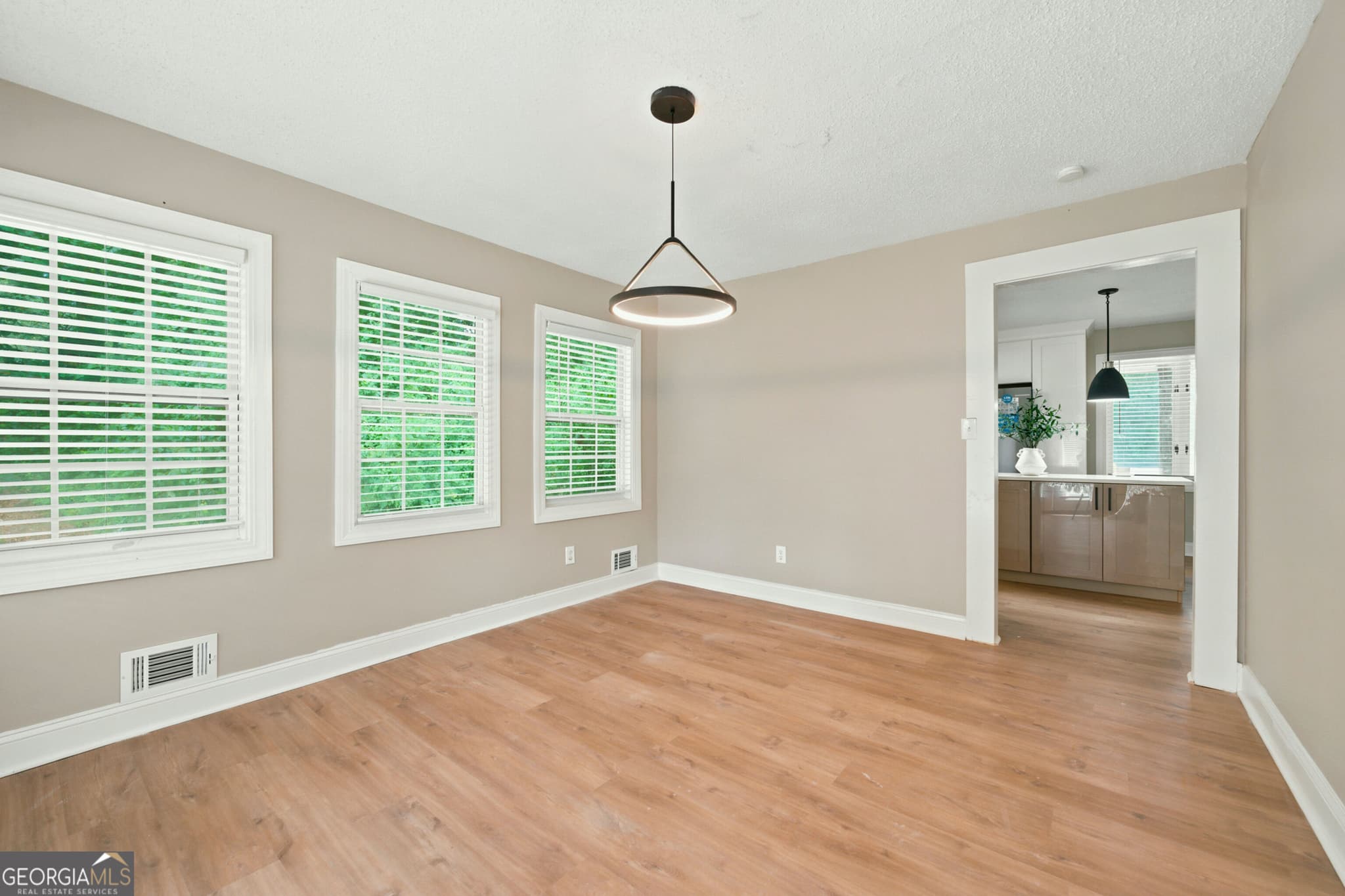 3 bedroom, 2 bathroom, 200 sq ft single family residence for sale at 8986 Mandarin Drive, Jonesboro, GA 30236 — photo 10