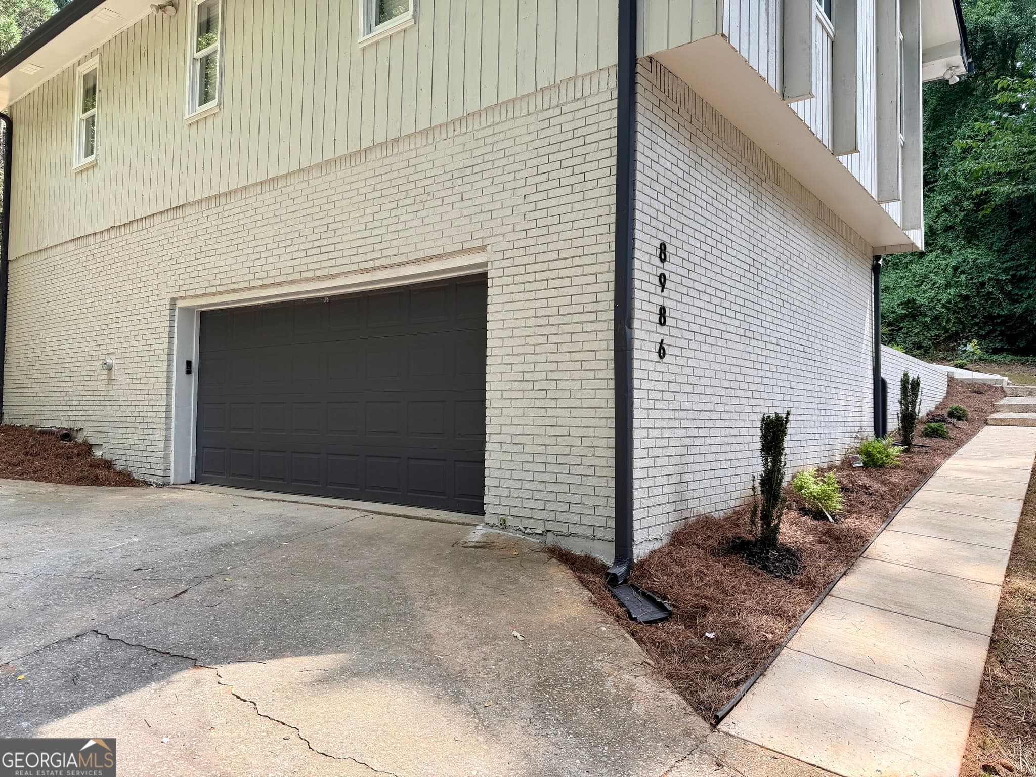 3 bedroom, 2 bathroom, 200 sq ft single family residence for sale at 8986 Mandarin Drive, Jonesboro, GA 30236 — photo 4