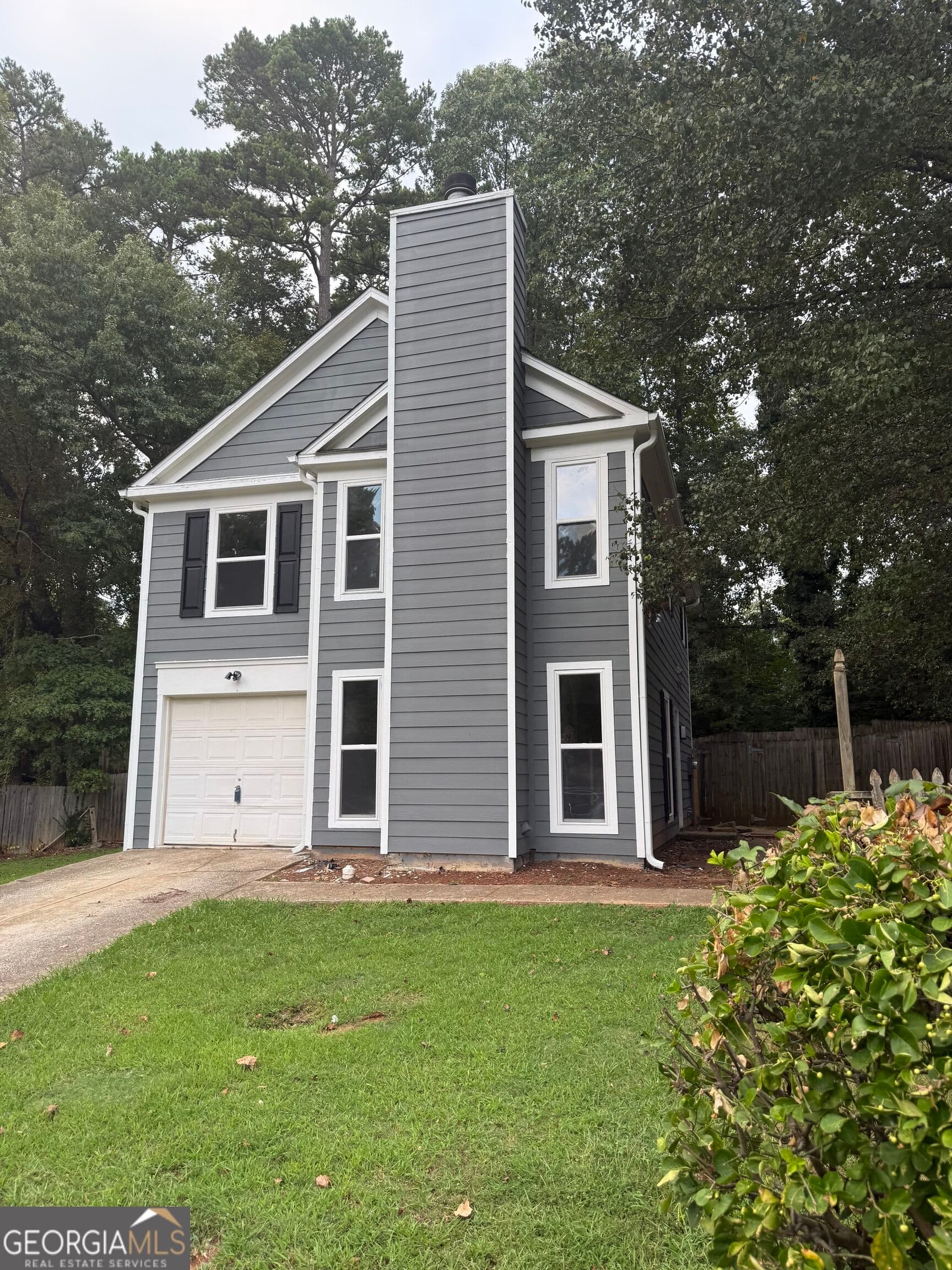3 bedroom, 2.5 bathroom, 1,392 sq ft single family residence for rent at 1297 Old Countryside Circle, Stone Mountain, GA 30083 for $1,750 a month — photo 2