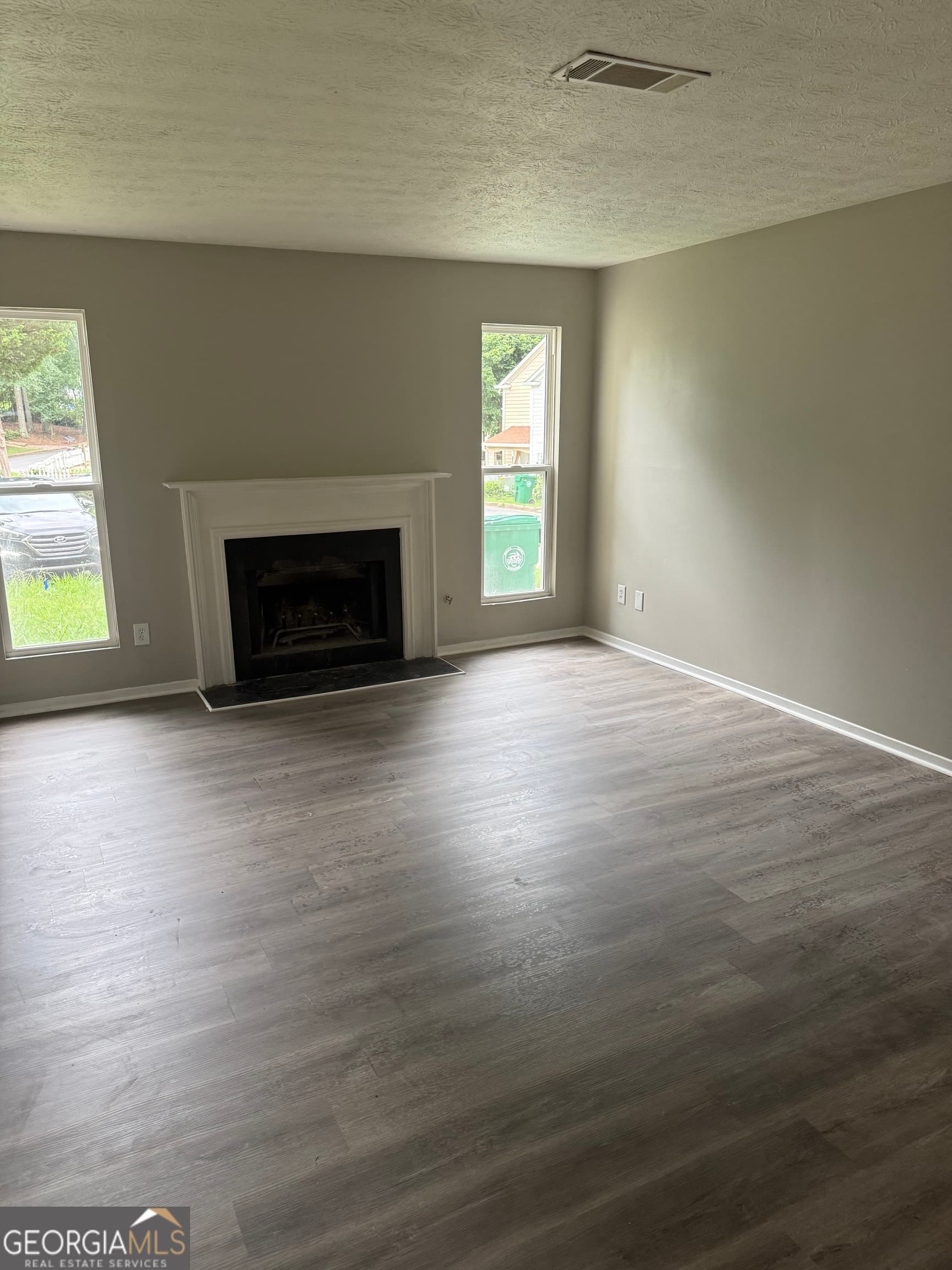 3 bedroom, 2.5 bathroom, 1,392 sq ft single family residence for rent at 1297 Old Countryside Circle, Stone Mountain, GA 30083 for $1,750 a month — photo 3