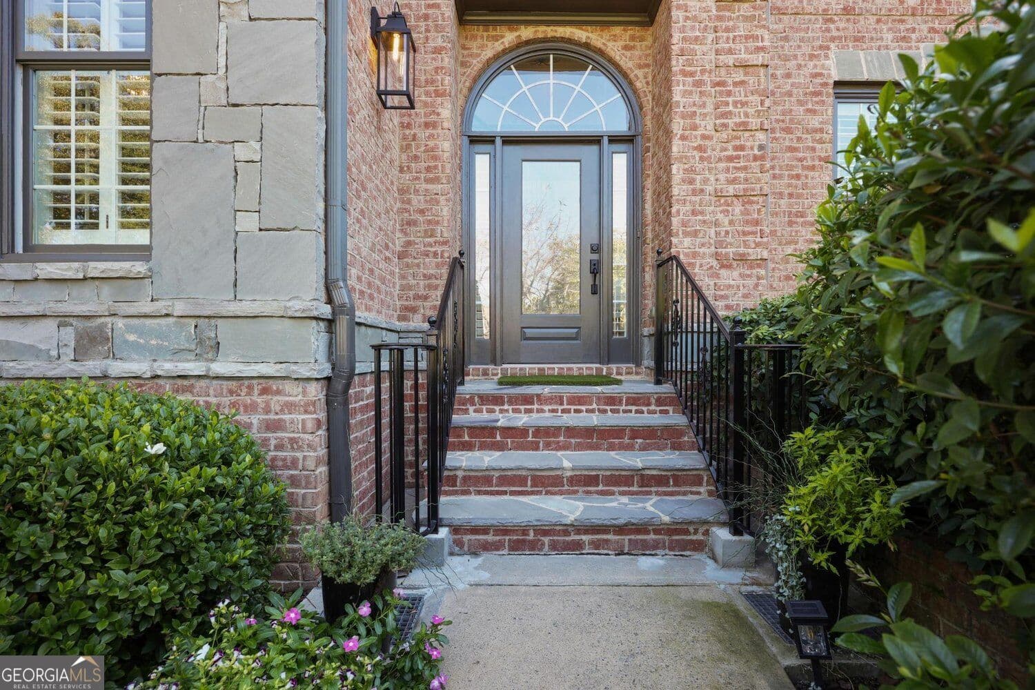 5 bedroom, 4.5 bathroom, 4,180 sq ft single family residence for sale at 12 Bonnie Lane, Sandy Springs, GA 30328 — photo 5