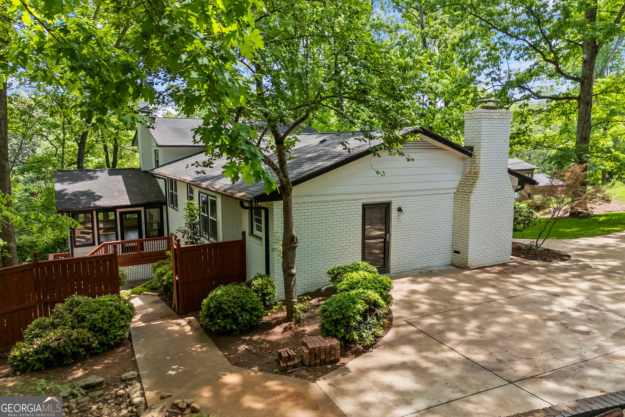 4 bedroom, 3 bathroom, 3,879 sq ft single family residence for rent at 125 Terrell Drive, Athens, GA 30606 for $5,000 a month — photo 6
