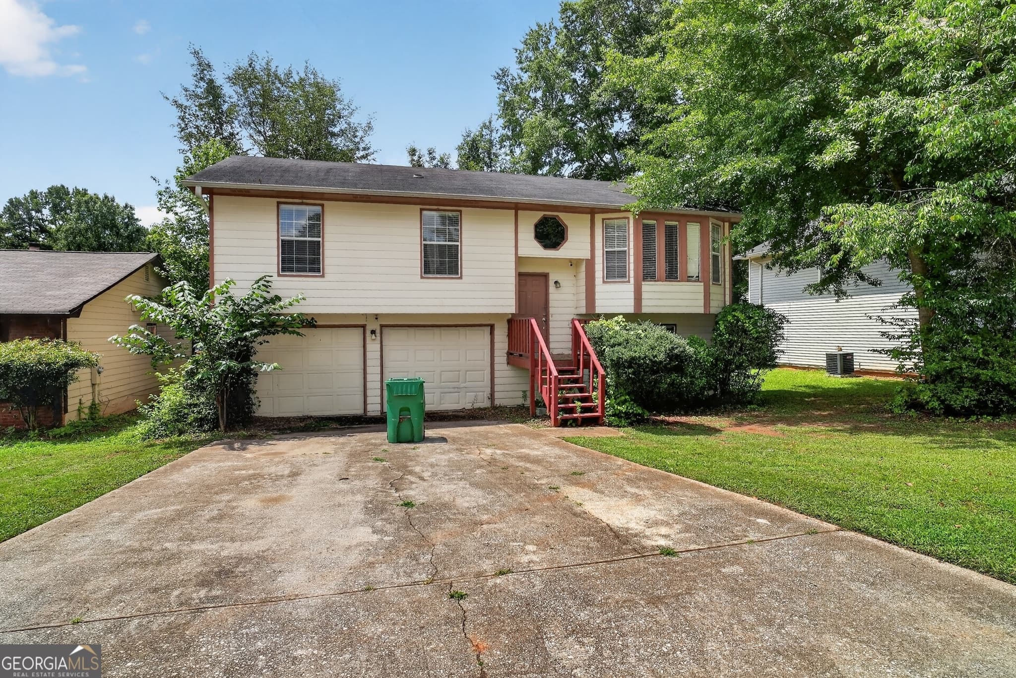 4 bedroom, 3 bathroom, 2,010 sq ft single family residence for sale at 6409 Eastbriar Drive, Lithonia, GA 30058 — photo 2