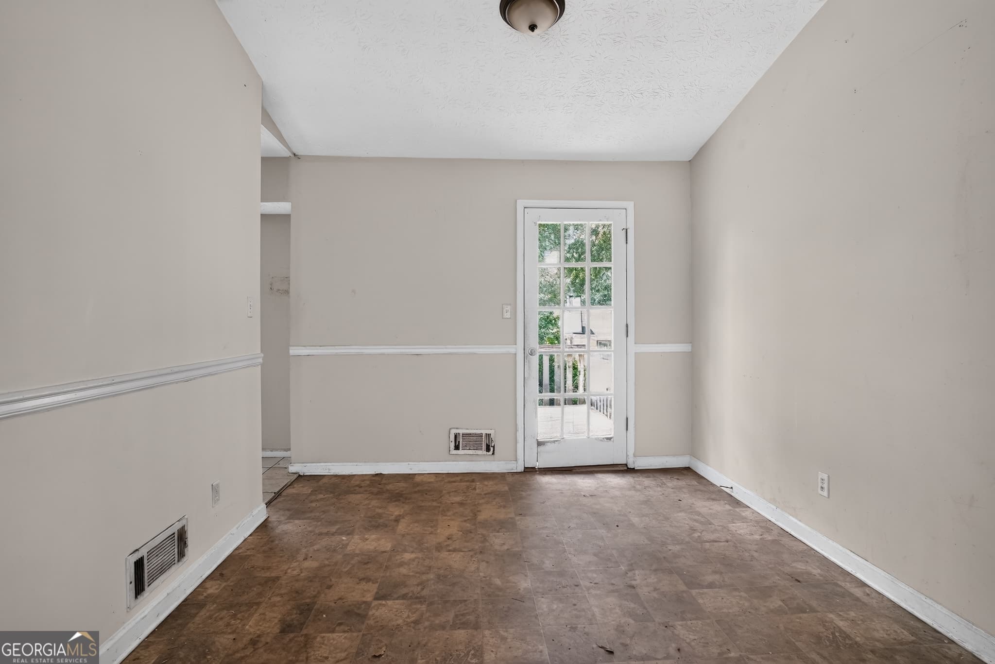 4 bedroom, 3 bathroom, 2,010 sq ft single family residence for sale at 6409 Eastbriar Drive, Lithonia, GA 30058 — photo 8