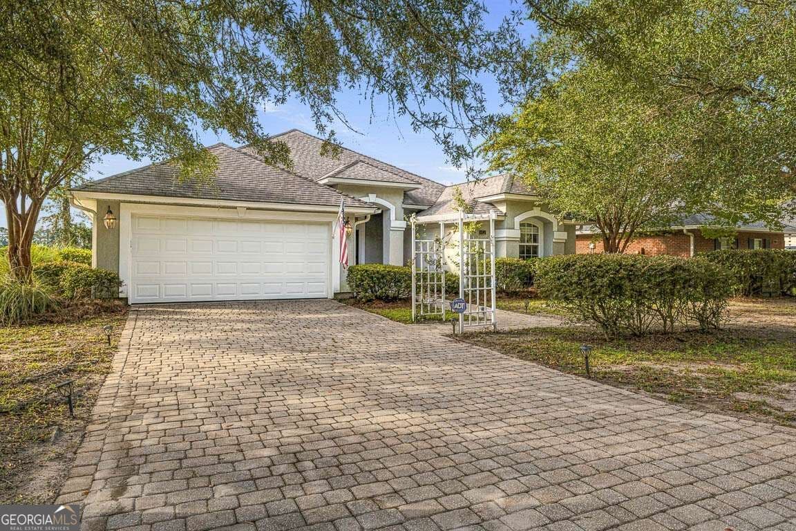 3 bedroom, 2 bathroom, 2,194 sq ft single family residence for sale at 162 Majestic Oaks Drive, Brunswick, GA 31523 — photo 2