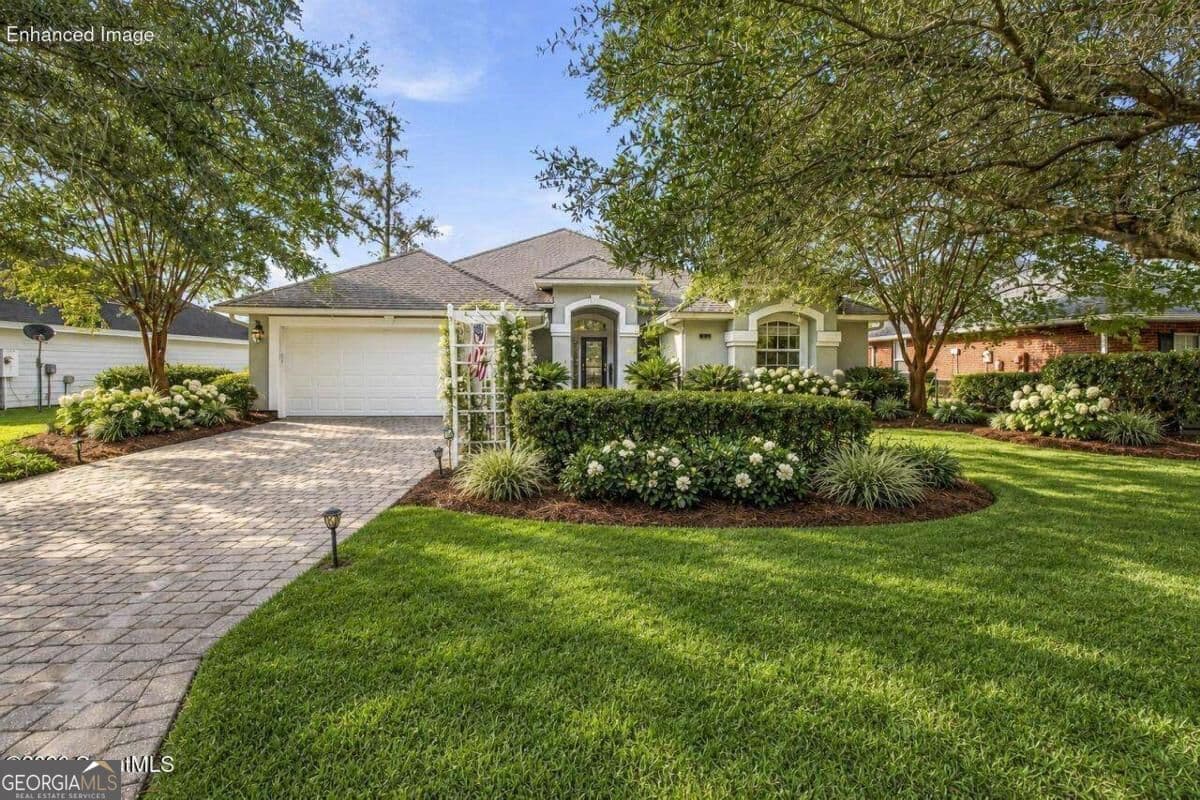3 bedroom, 2 bathroom, 2,194 sq ft single family residence for sale at 162 Majestic Oaks Drive, Brunswick, GA 31523 — photo 3