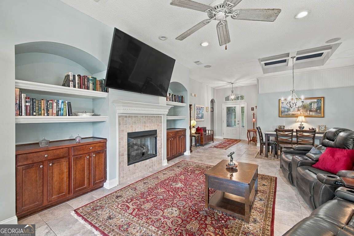 3 bedroom, 2 bathroom, 2,194 sq ft single family residence for sale at 162 Majestic Oaks Drive, Brunswick, GA 31523 — photo 9