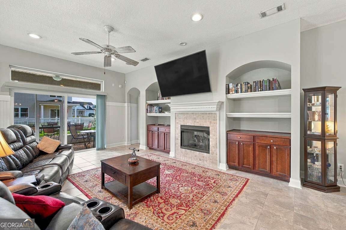 3 bedroom, 2 bathroom, 2,194 sq ft single family residence for sale at 162 Majestic Oaks Drive, Brunswick, GA 31523 — photo 8