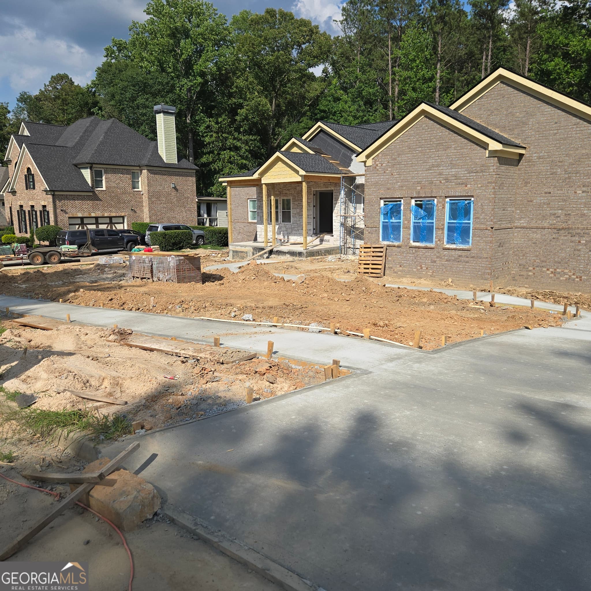 4 bedroom, 3.5 bathroom, 4,561 sq ft single family residence for sale at 5670 Eternal Drive, South Fulton, GA 30349 — photo 5