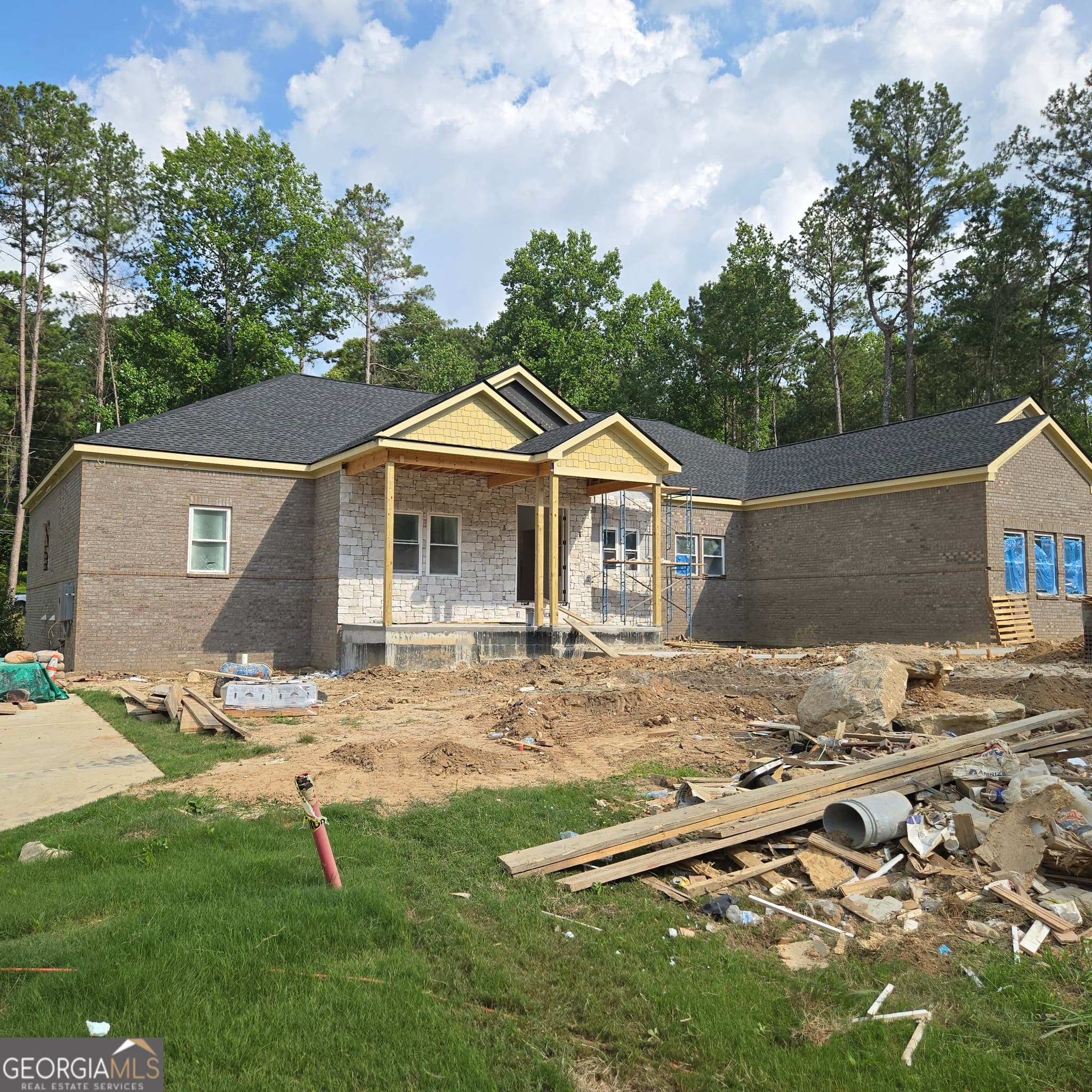 4 bedroom, 3.5 bathroom, 4,561 sq ft single family residence for sale at 5670 Eternal Drive, South Fulton, GA 30349 — photo 4