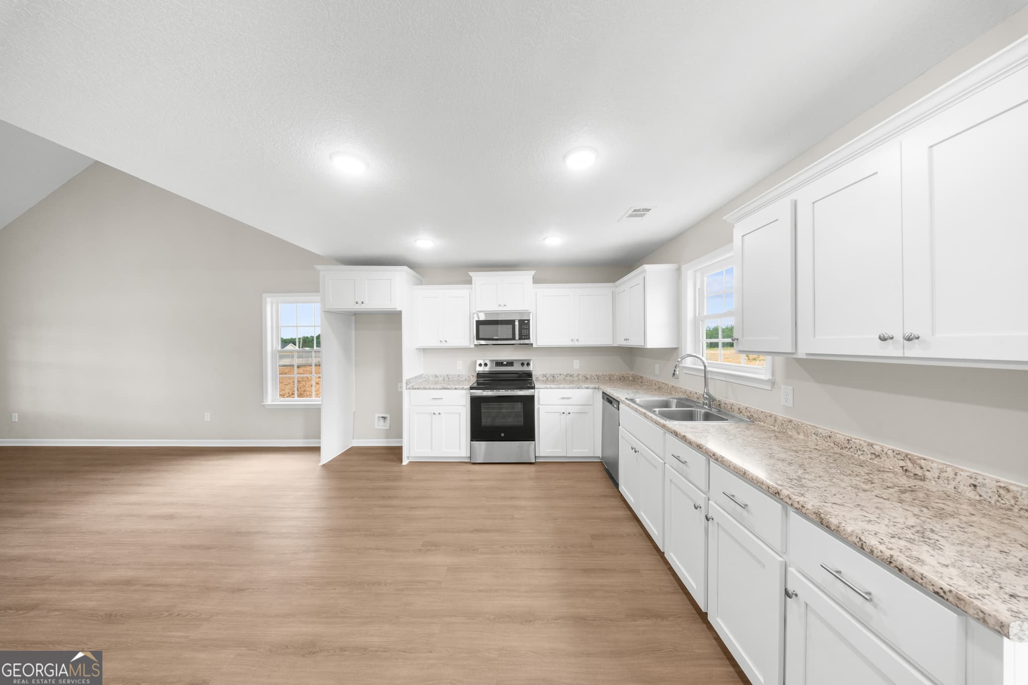 2 bedroom, 2 bathroom, 1,090 sq ft single family residence for sale at 507 Nickies Way, Statesboro, GA 30461 — photo 6