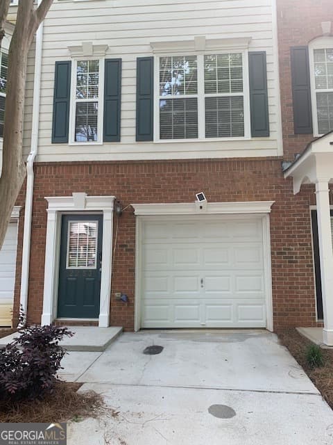 2 bedroom, 2.5 bathroom, 2,368 sq ft townhouse sold at 2253 Dillard Crossing, Tucker, GA 30084