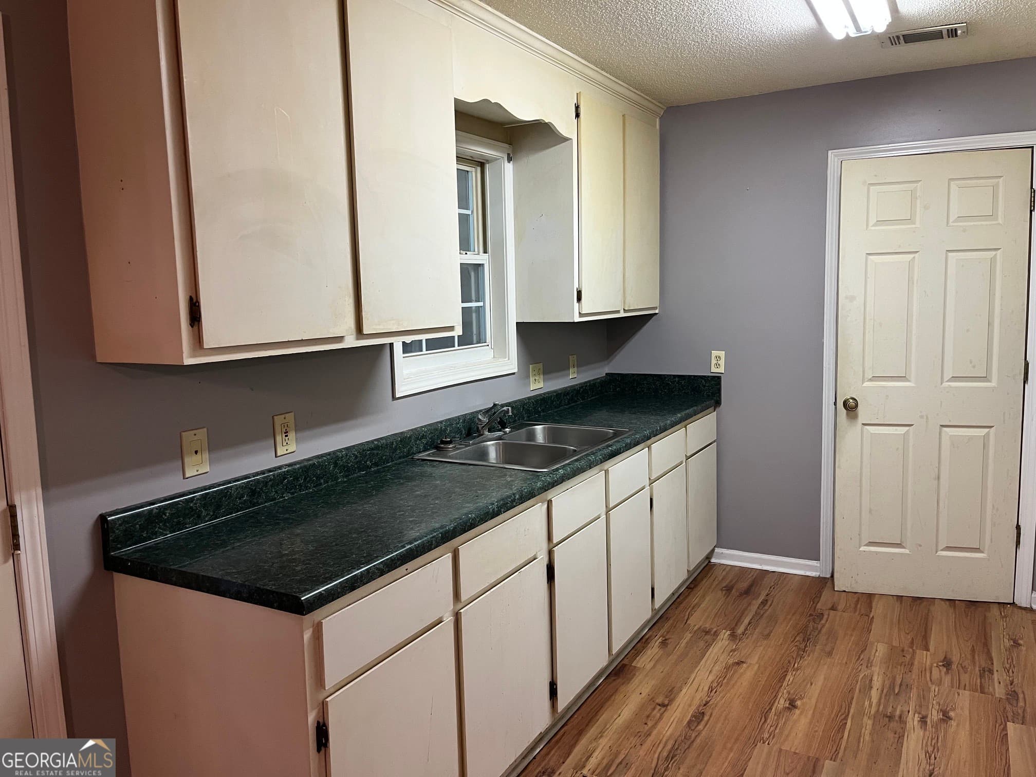 3 bedroom, 2 bathroom, 2,512 sq ft single family residence for sale at 628 Ellis Church Road, Haddock, GA 31033 — photo 5