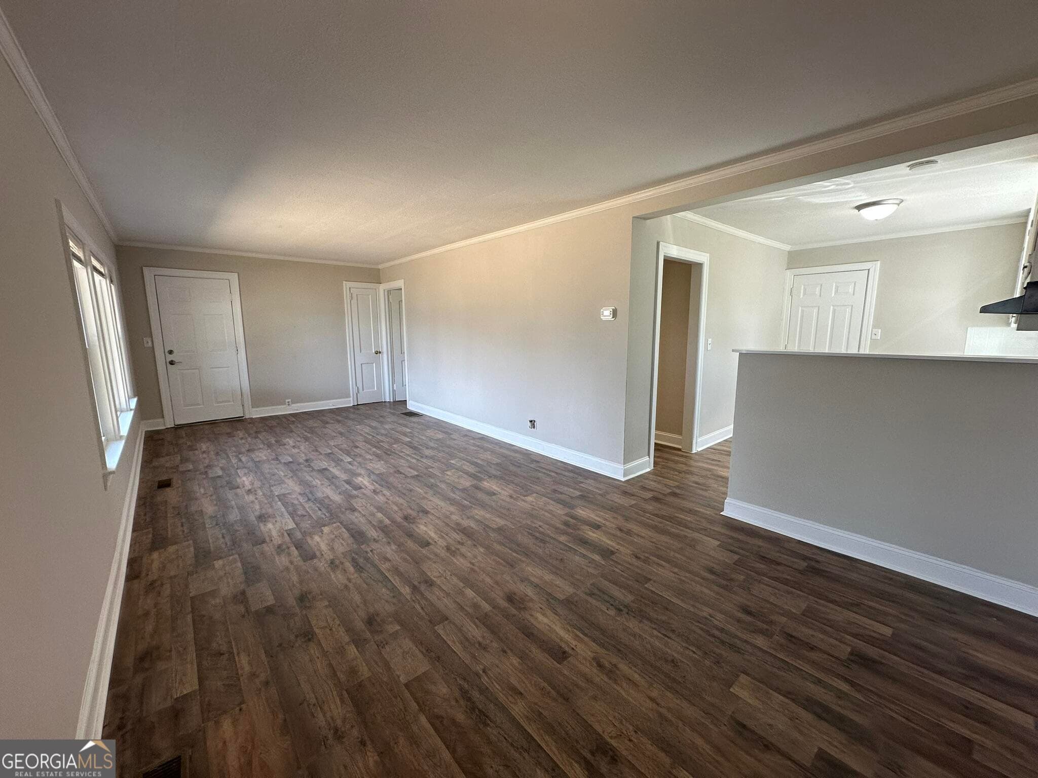 2 bedroom, 2 bathroom, 921 sq ft single family residence for sale at 256 Chattahoochee Street, Cornelia, GA 30531 — photo 3