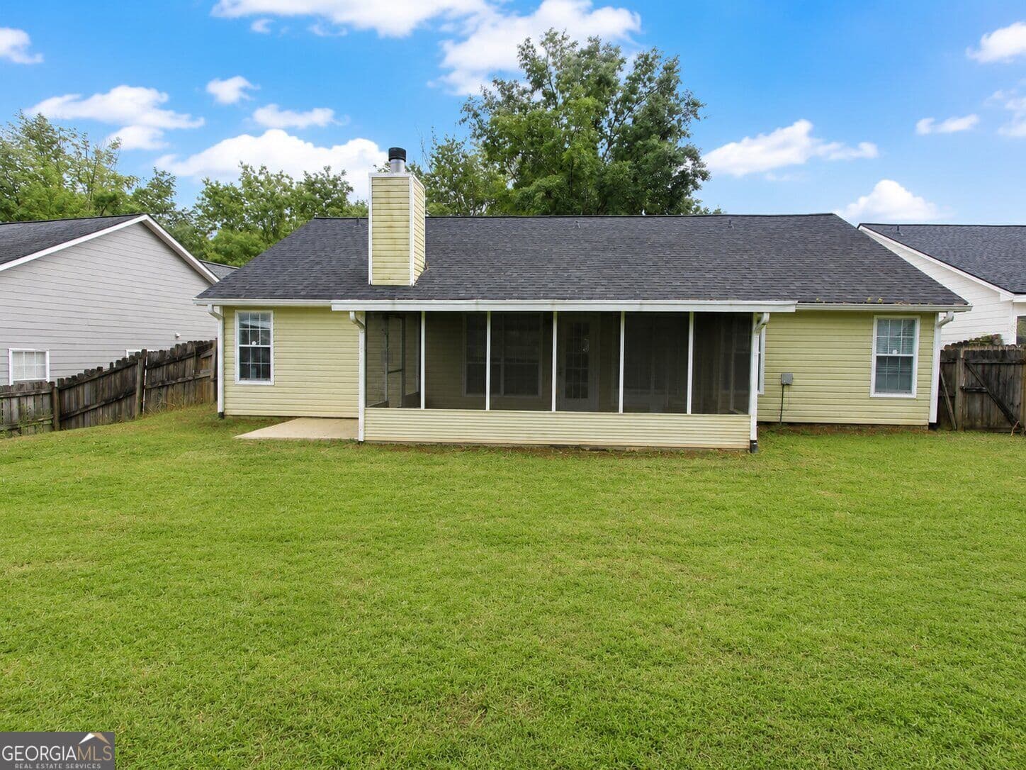 4 bedroom, 2 bathroom, 1,668 sq ft single family residence for sale at 5165 Sterling Trace Court, Lilburn, GA 30047 — photo 7
