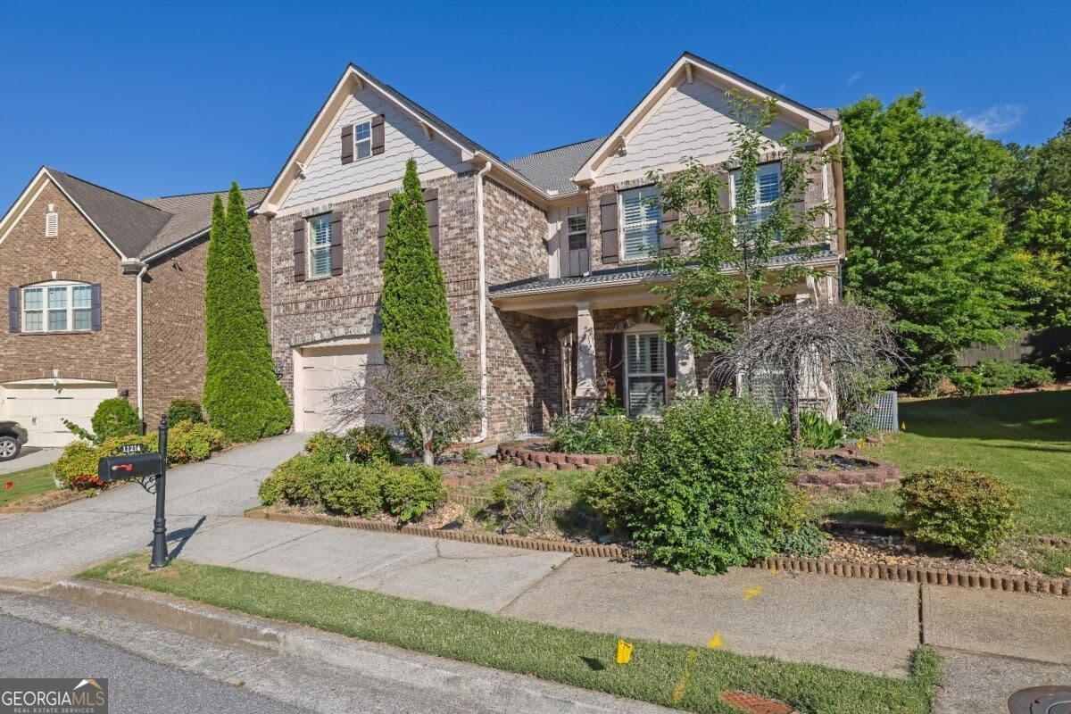 5 bedroom, 4 bathroom single family residence for rent at 11214 Gates Terrace, Johns Creek, GA 30097 for $3,500 a month — photo 2