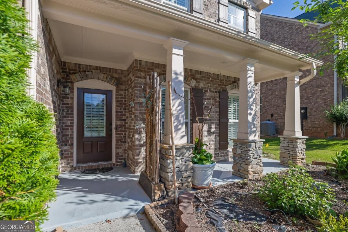 5 bedroom, 4 bathroom single family residence for rent at 11214 Gates Terrace, Johns Creek, GA 30097 for $3,500 a month — photo 3