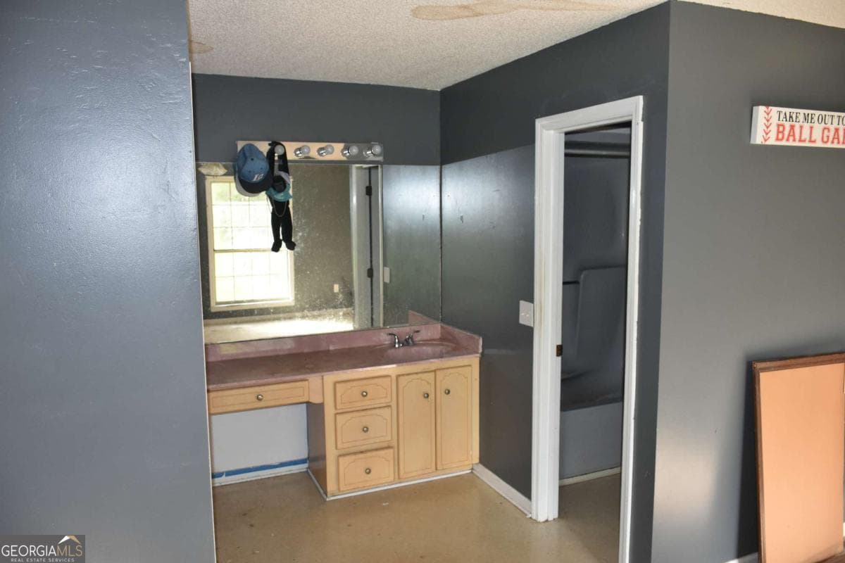 5 bedroom, 3.5 bathroom, 3,187 sq ft single family residence for sale at 255 Archer Road, Ludowici, GA 31316 — photo 4