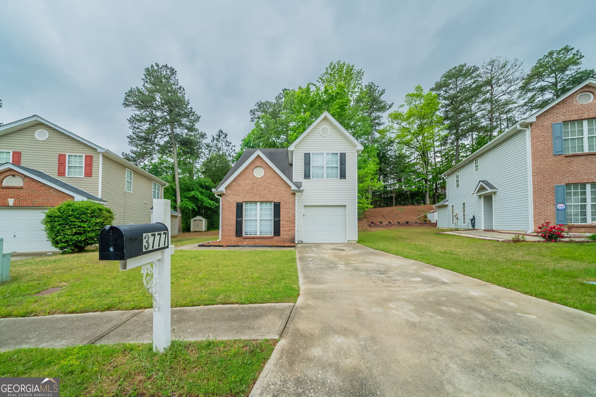 4 bedroom, 2.5 bathroom, 1,886 sq ft single family residence sold at 3777 Oakland Spring Court, Snellville, GA 30039