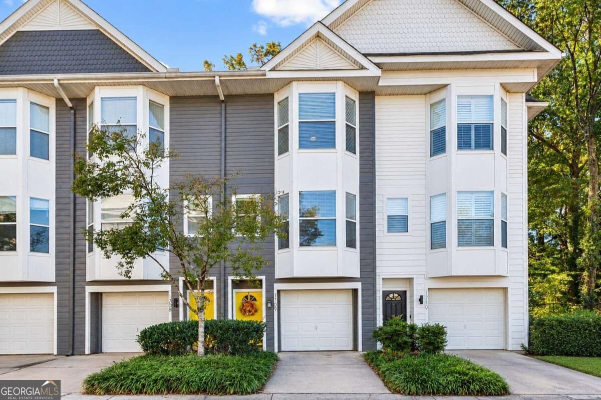 3 bedroom, 2.5 bathroom, 1,792 sq ft townhouse for sale at 951 Glenwood Avenue 1709, Atlanta, GA 30316 — photo 1 of 37