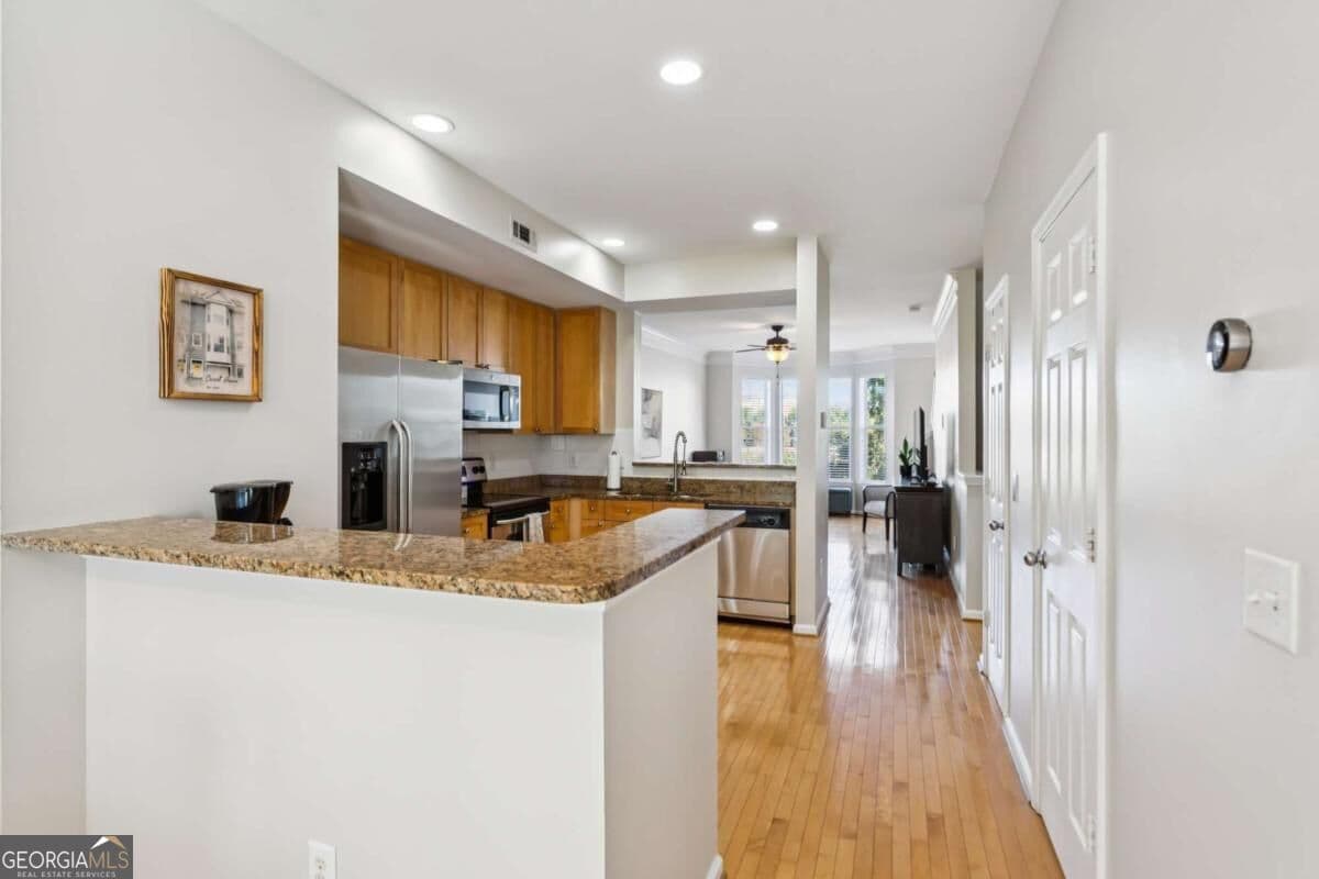 3 bedroom, 2.5 bathroom, 1,792 sq ft townhouse for sale at 951 Glenwood Avenue 1709, Atlanta, GA 30316 — photo 4