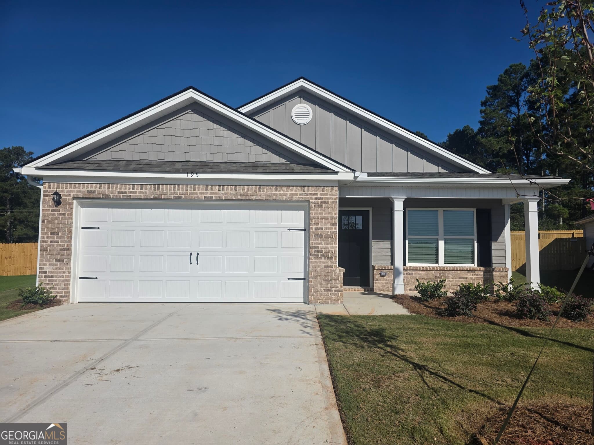 3 bedroom, 2 bathroom, 1,600 sq ft single family residence for sale at 195 Charlie Way 31, Winder, GA 30680 — photo 1 of 17