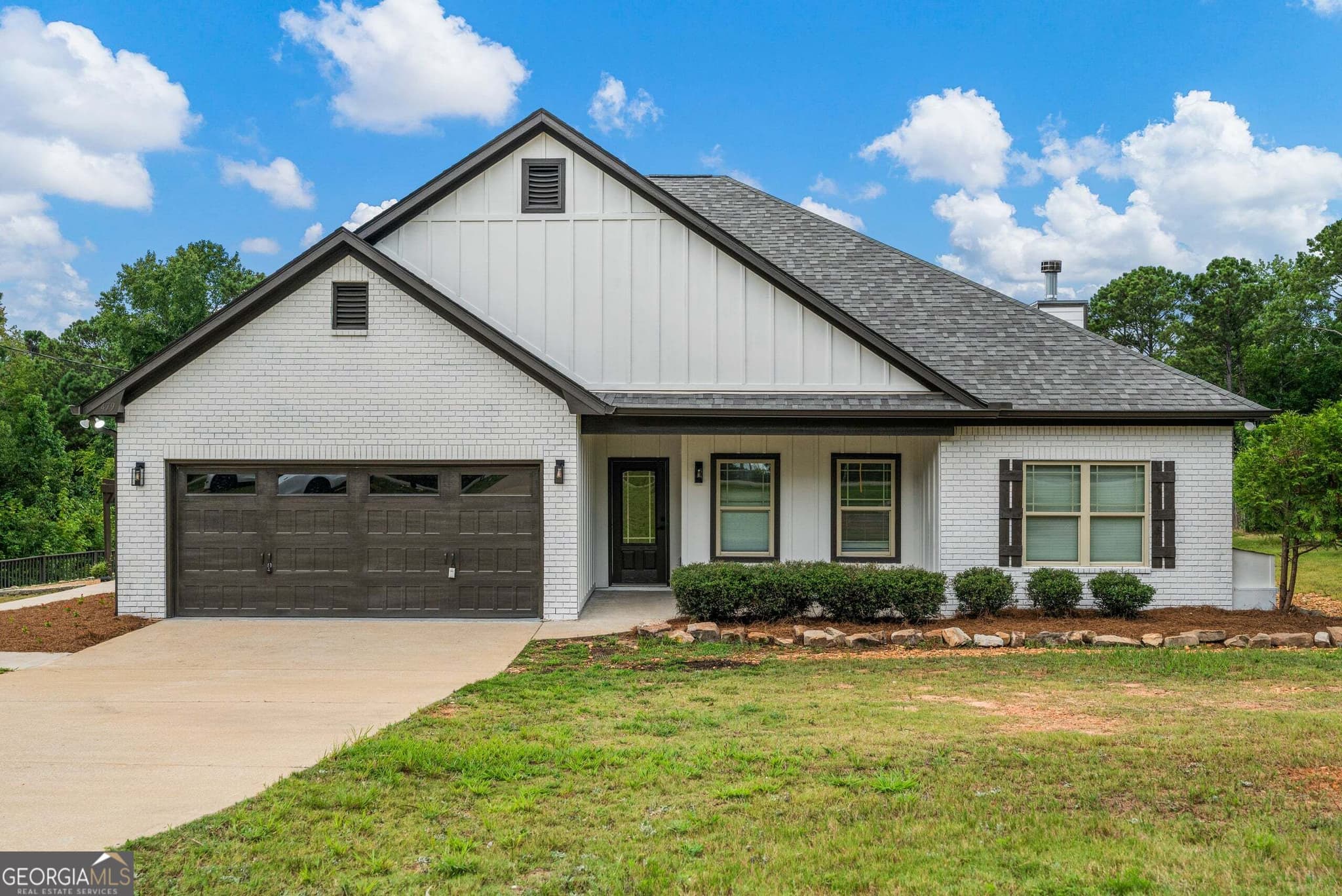 3 bedroom, 2 bathroom, 1,813 sq ft single family residence for sale at 479 Lee Road 315, Smith Station, AL 36877