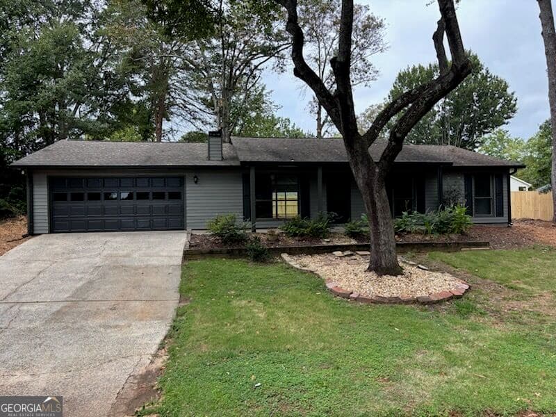 3 bedroom, 2 bathroom single family residence for rent at 3 Parkmont Trace, Alpharetta, GA 30076 for $2,900 a month — photo 1 of 1