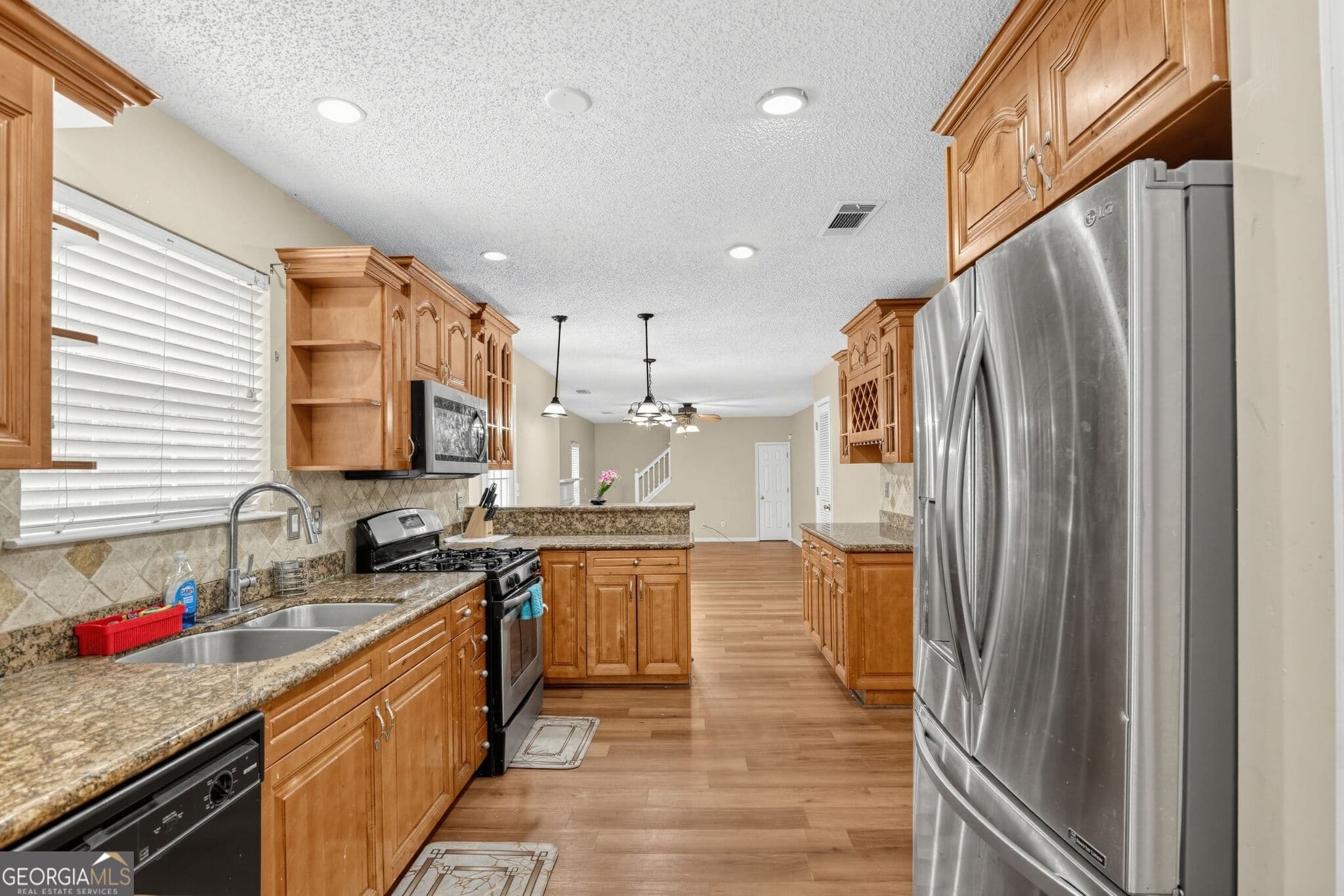 5 bedroom, 3 bathroom, 2,592 sq ft single family residence for rent at 1560 Rogers Crossing Drive, Lithonia, GA 30058 for $2,850 a month — photo 7