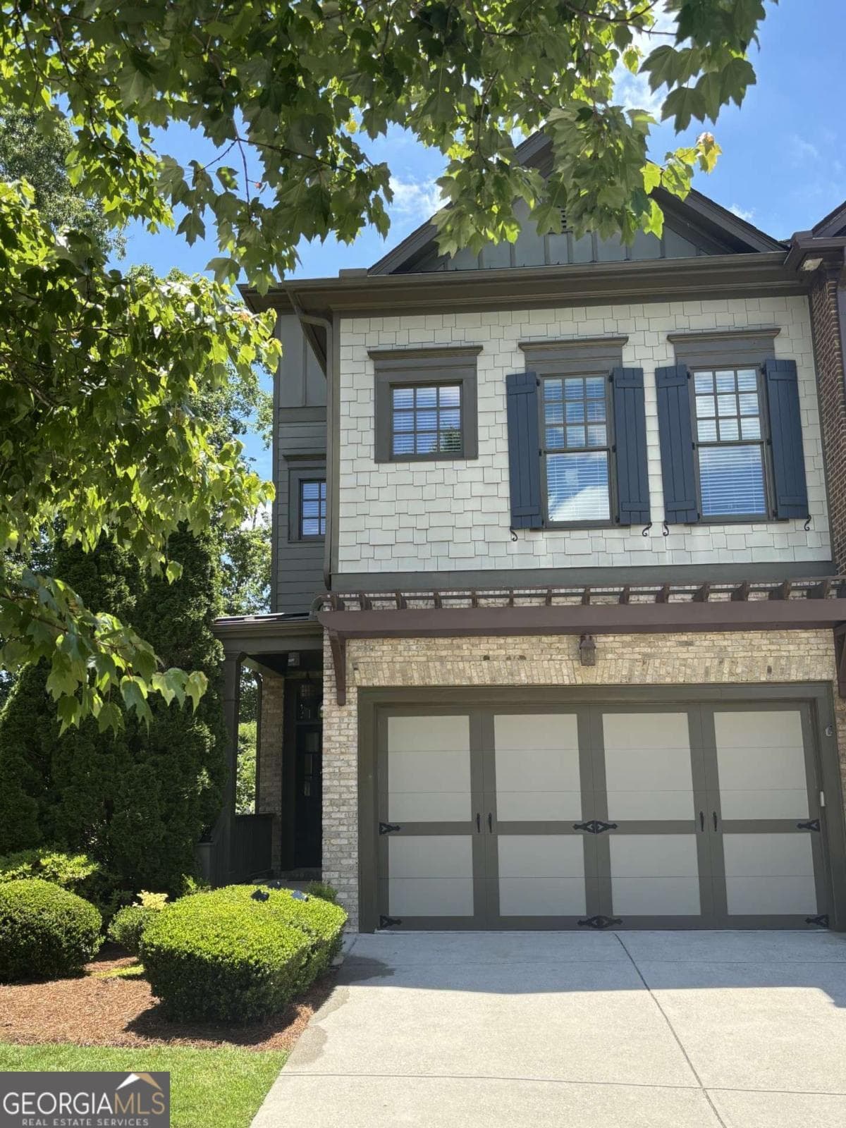 4 bedroom, 4.5 bathroom townhouse sold at 6957 Fellowship Lane, Flowery Branch, GA 30542