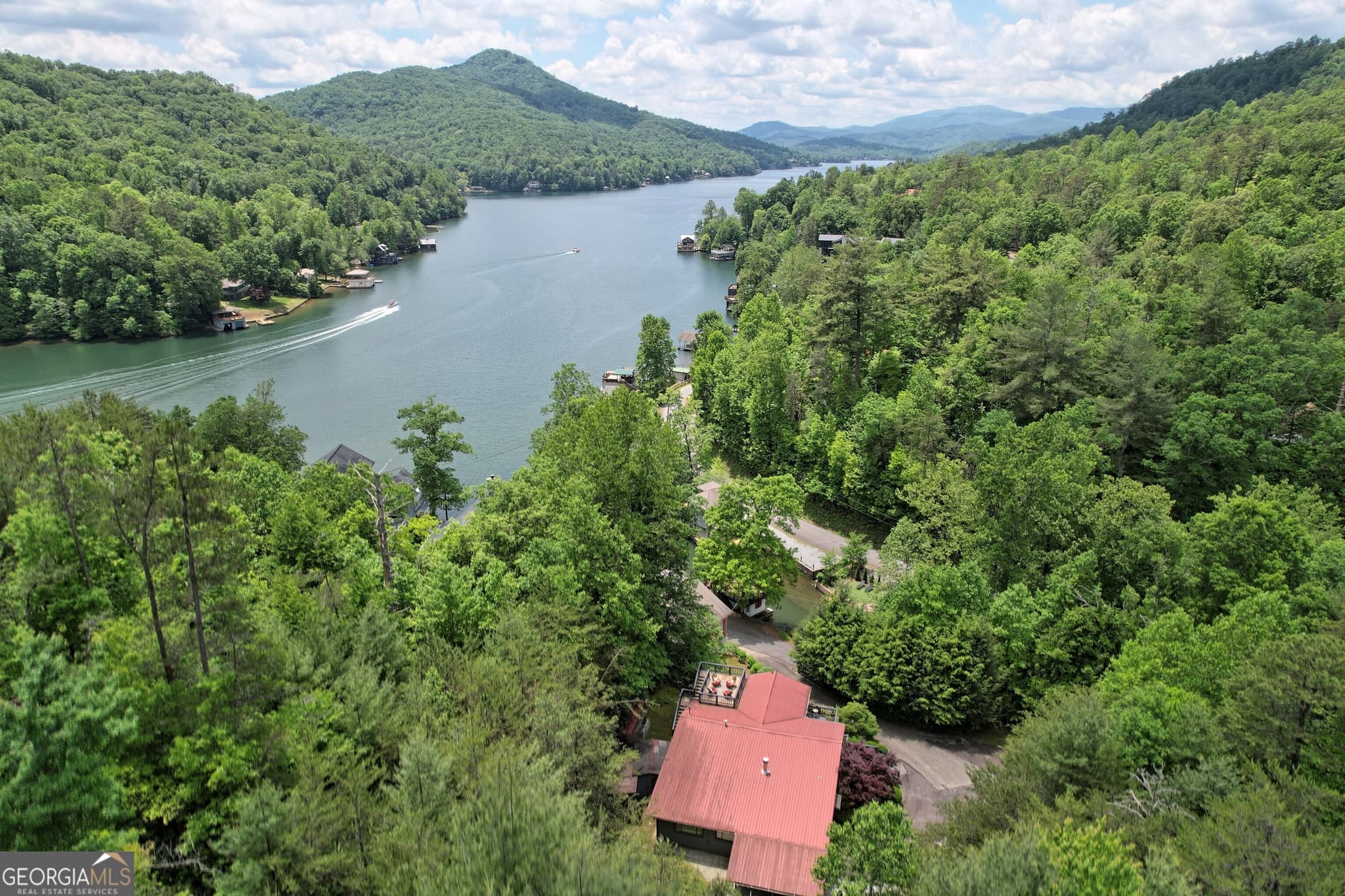5 bedroom, 3 bathroom, 2,928 sq ft cabin,single family residence for sale at 422 Timpson Cove Road, Clayton, GA 30525 — photo 5